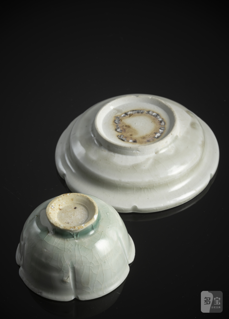 A floriform 'qingbai' ware tea cup and associated stand - 图3
